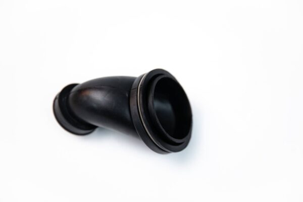 Transfer the upper part to the inner rubber hose for threading - Image 2