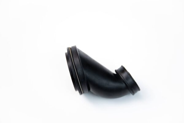 Transfer the upper part to the inner rubber hose for threading - Image 3