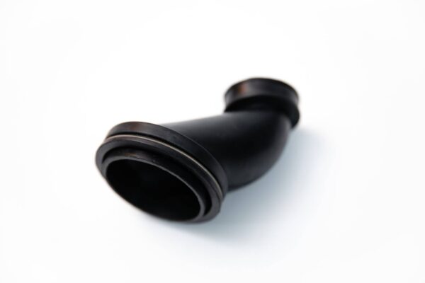 Transfer the upper part to the inner rubber hose for threading - Image 5